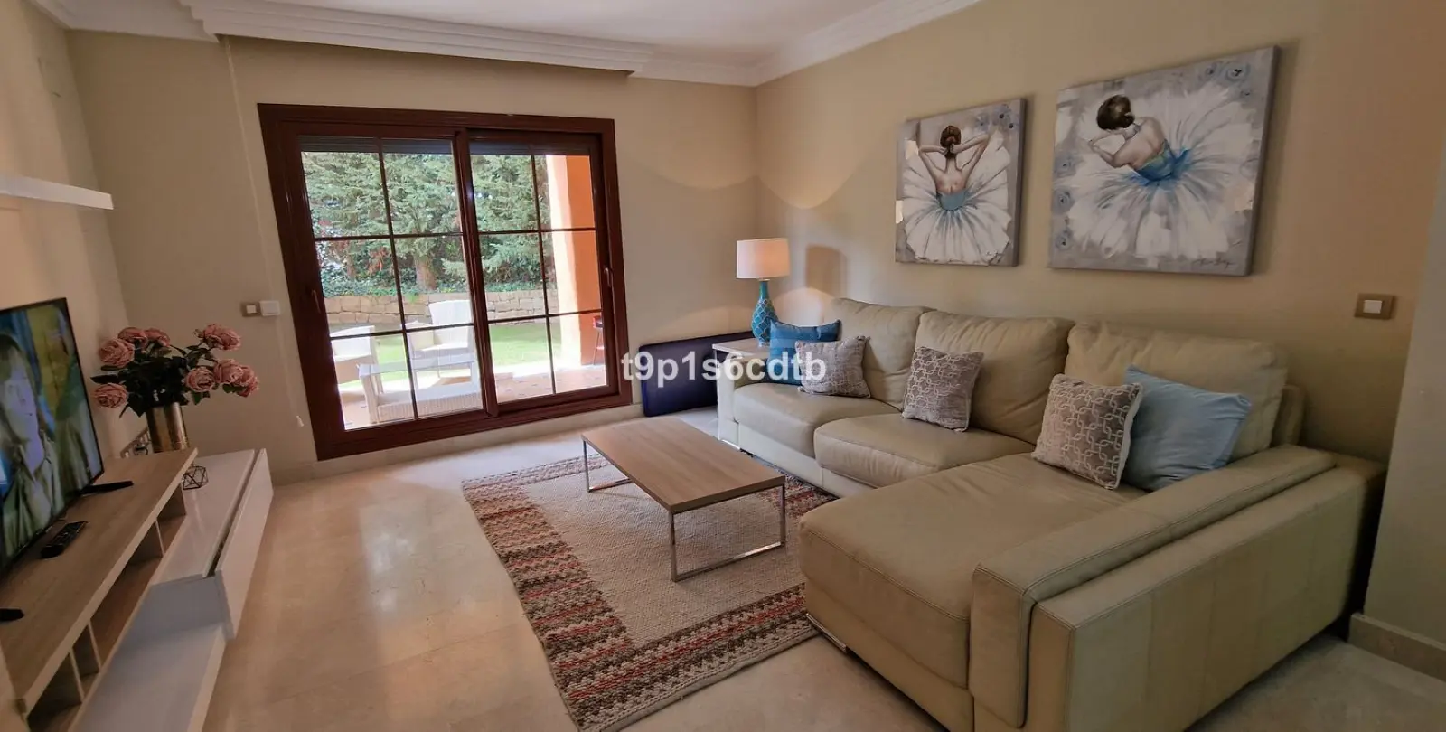 Sale of ground floor apartment in Benahavís 3