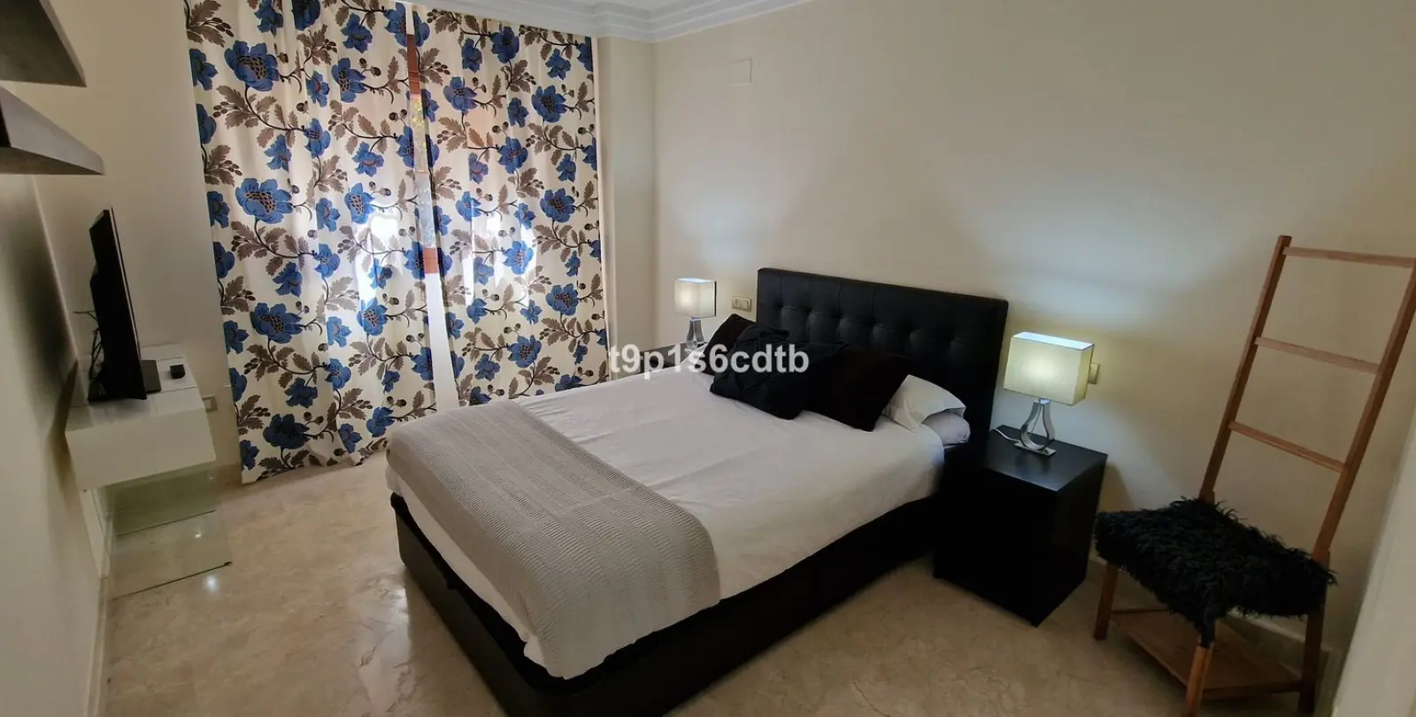 Sale of ground floor apartment in Benahavís 5