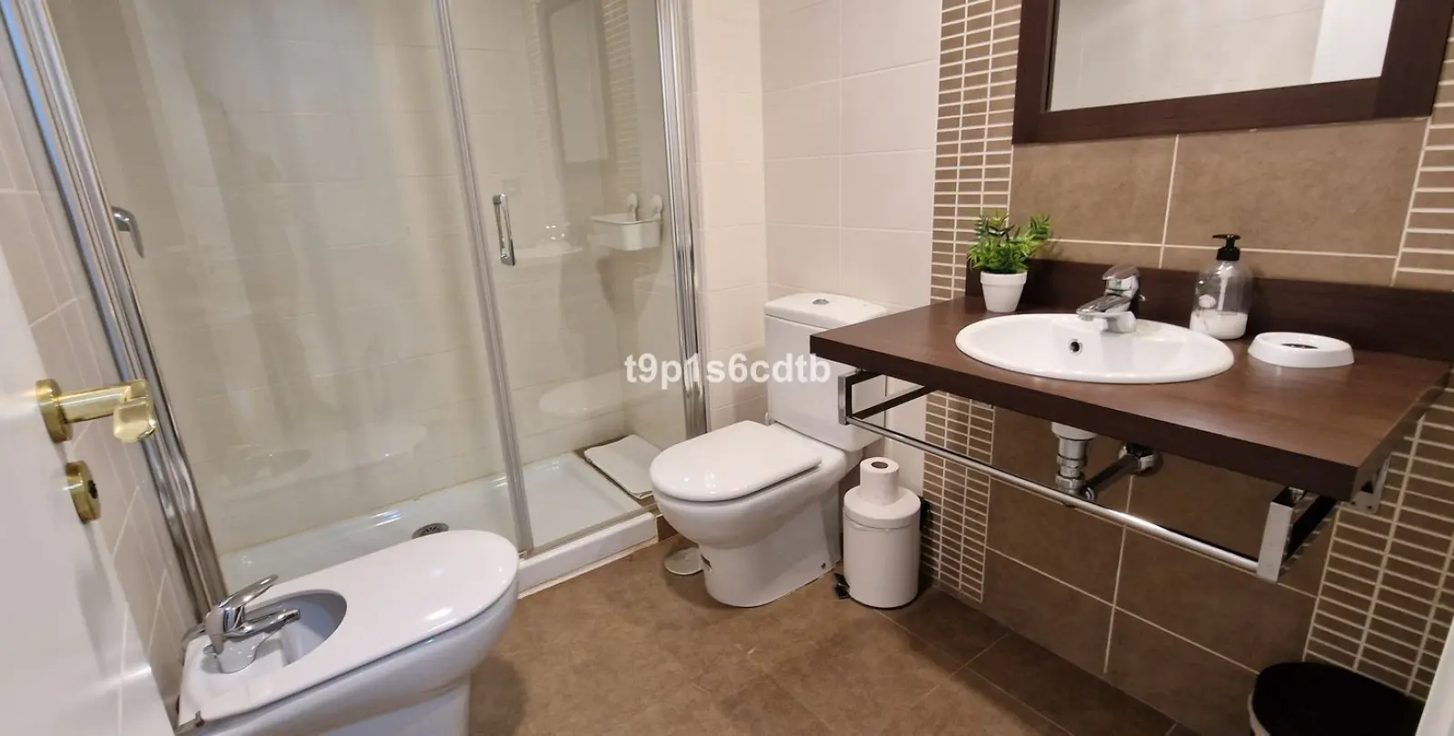 Sale of ground floor apartment in Benahavís 9