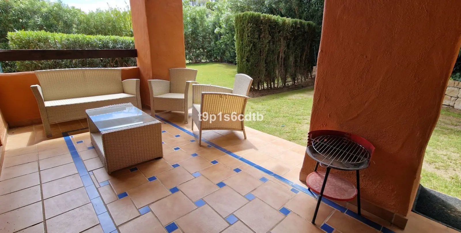 Sale of ground floor apartment in Benahavís 14