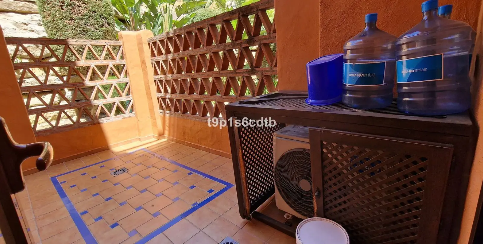 Sale of ground floor apartment in Benahavís 15