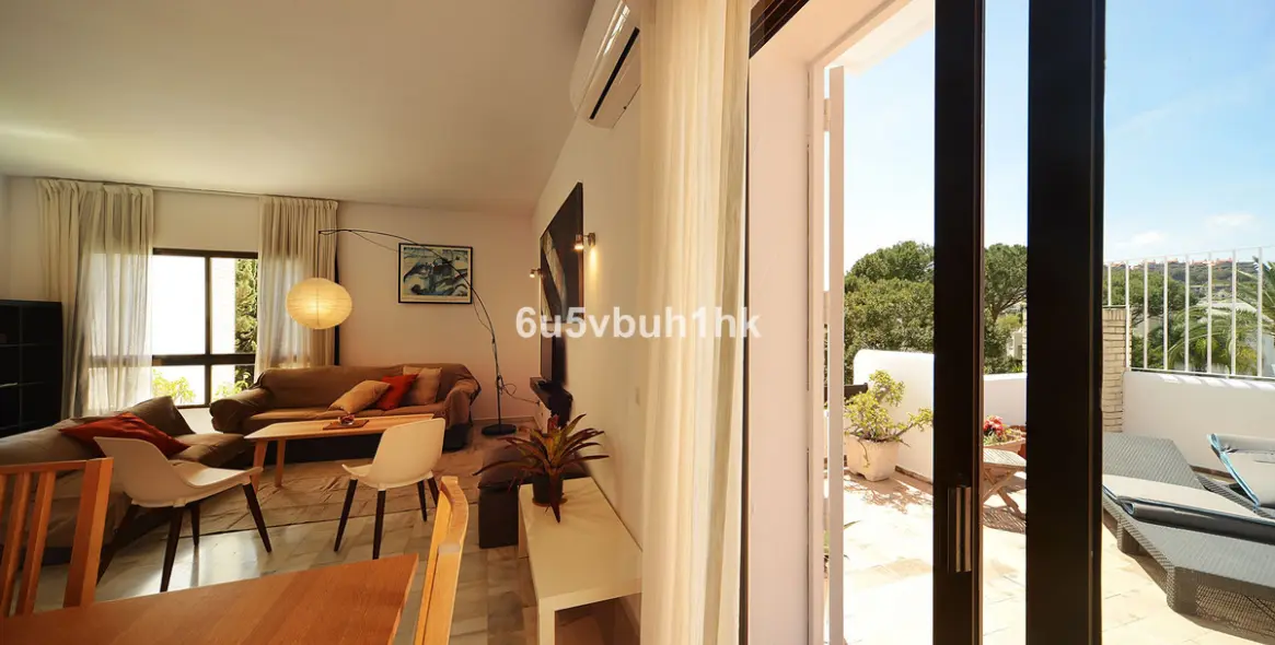 Sale of penthouse in Nueva Andalucía 2