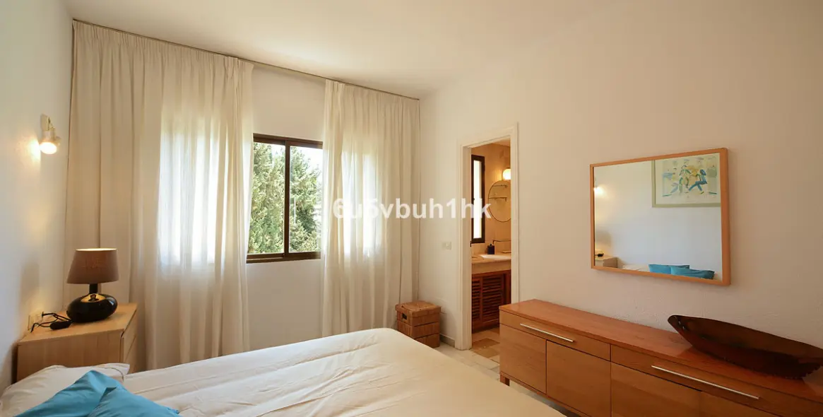 Sale of penthouse in Nueva Andalucía 12