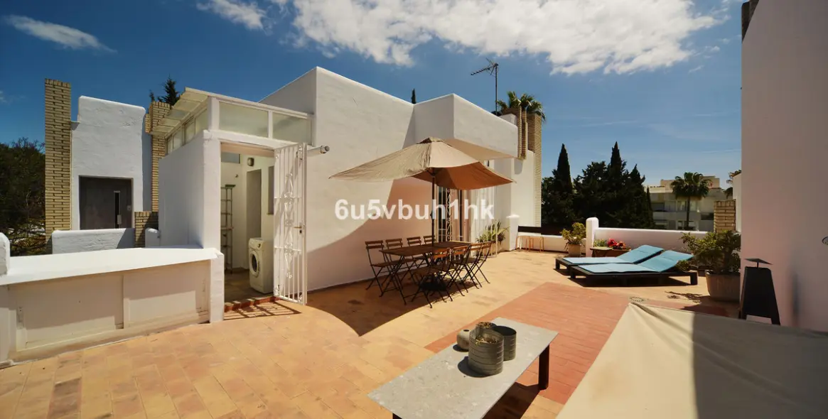 Sale of penthouse in Nueva Andalucía 16