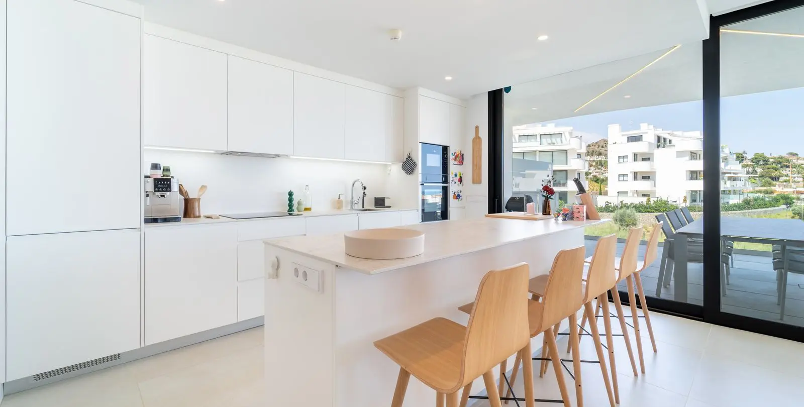 Sale of ground floor apartment in Higueron 2