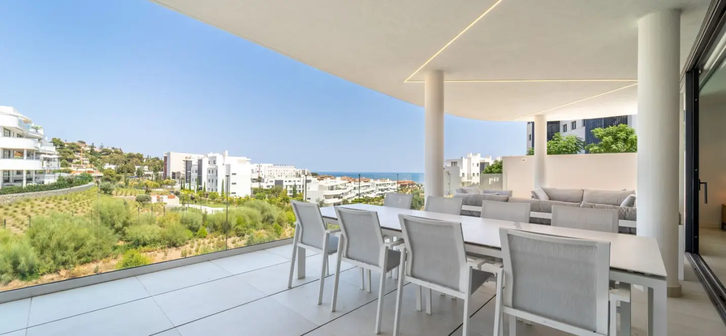 Sale of ground floor apartment in Higueron 2