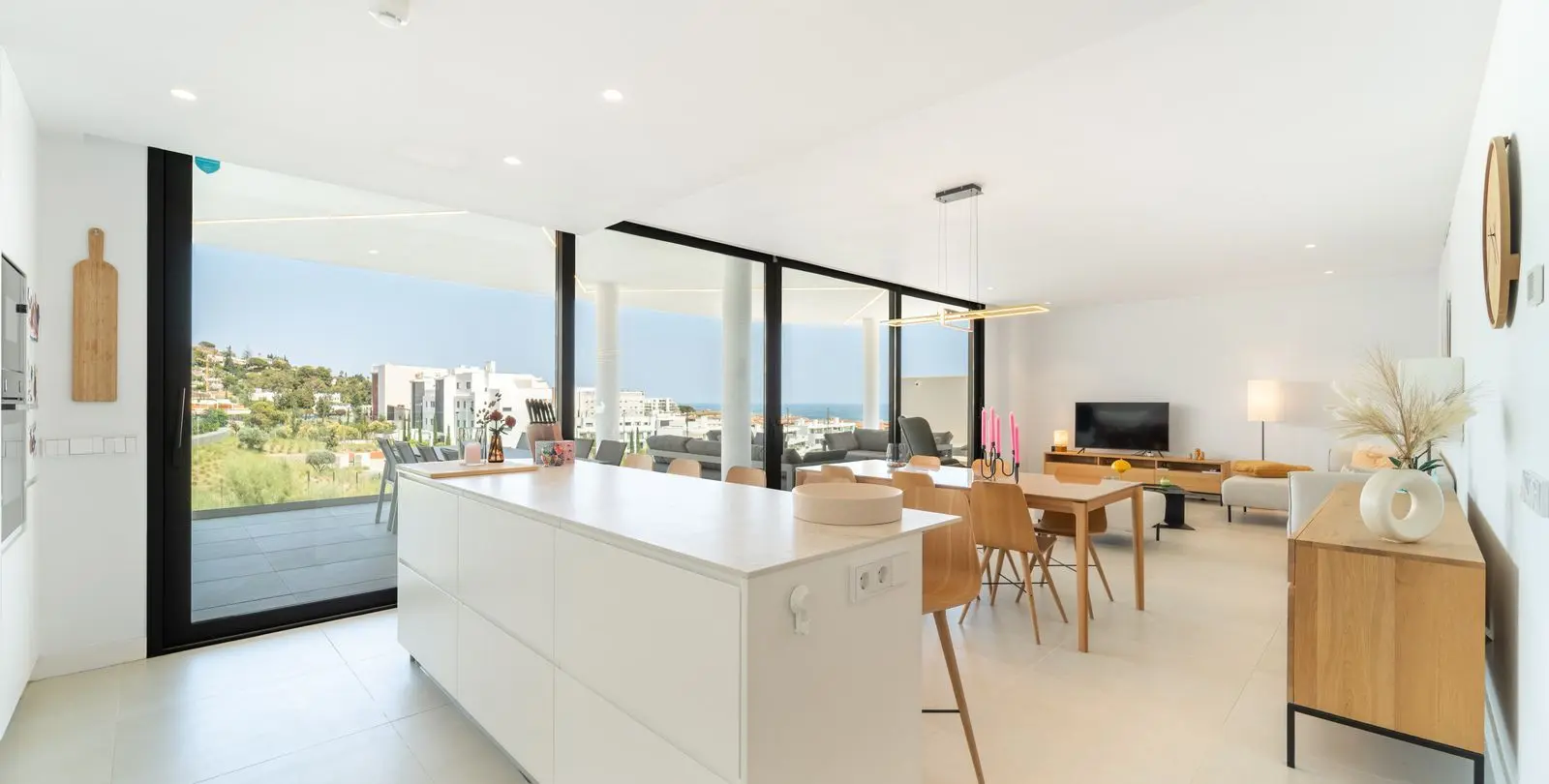Sale of ground floor apartment in Higueron 5