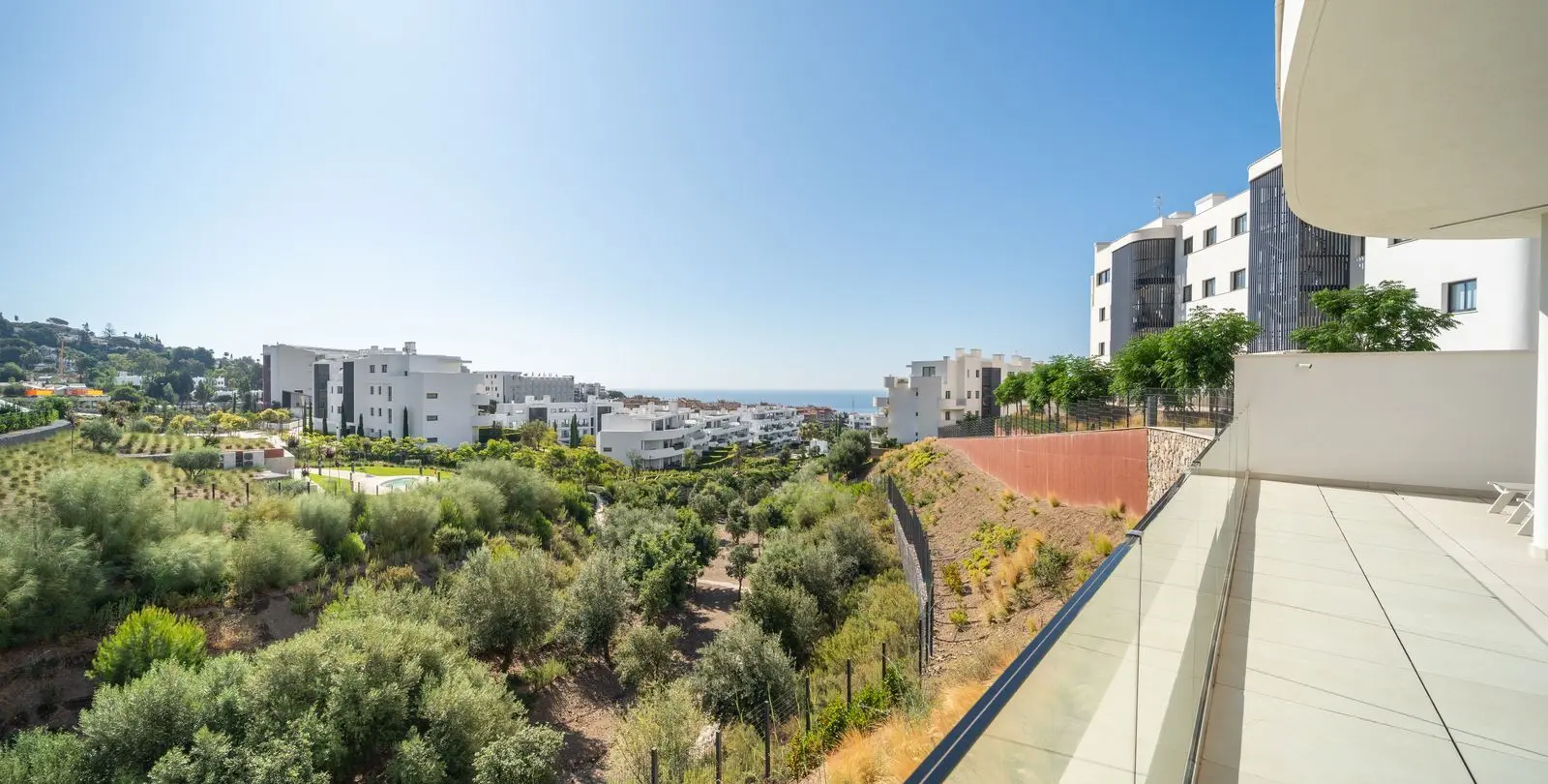 Sale of ground floor apartment in Higueron 9
