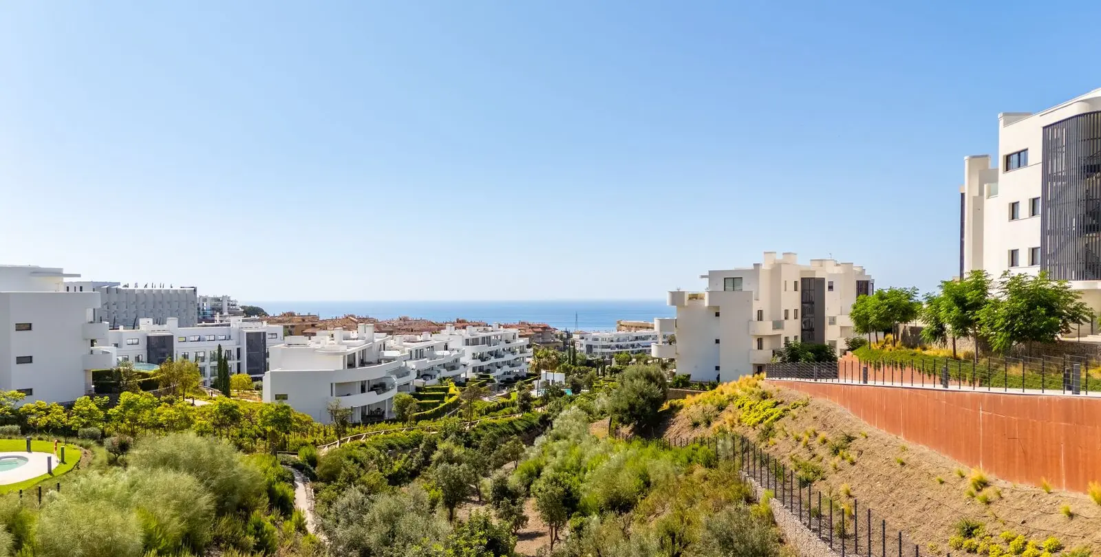 Sale of ground floor apartment in Higueron 12