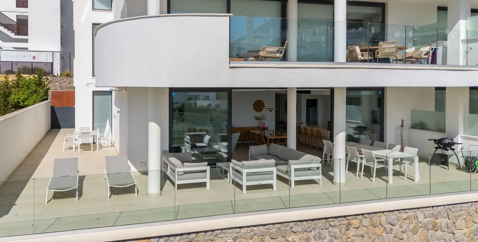 Sale of ground floor apartment in Higueron 13