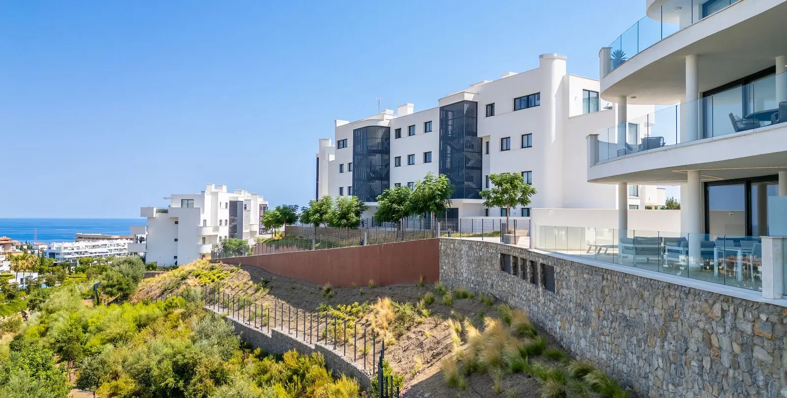 Sale of ground floor apartment in Higueron 15