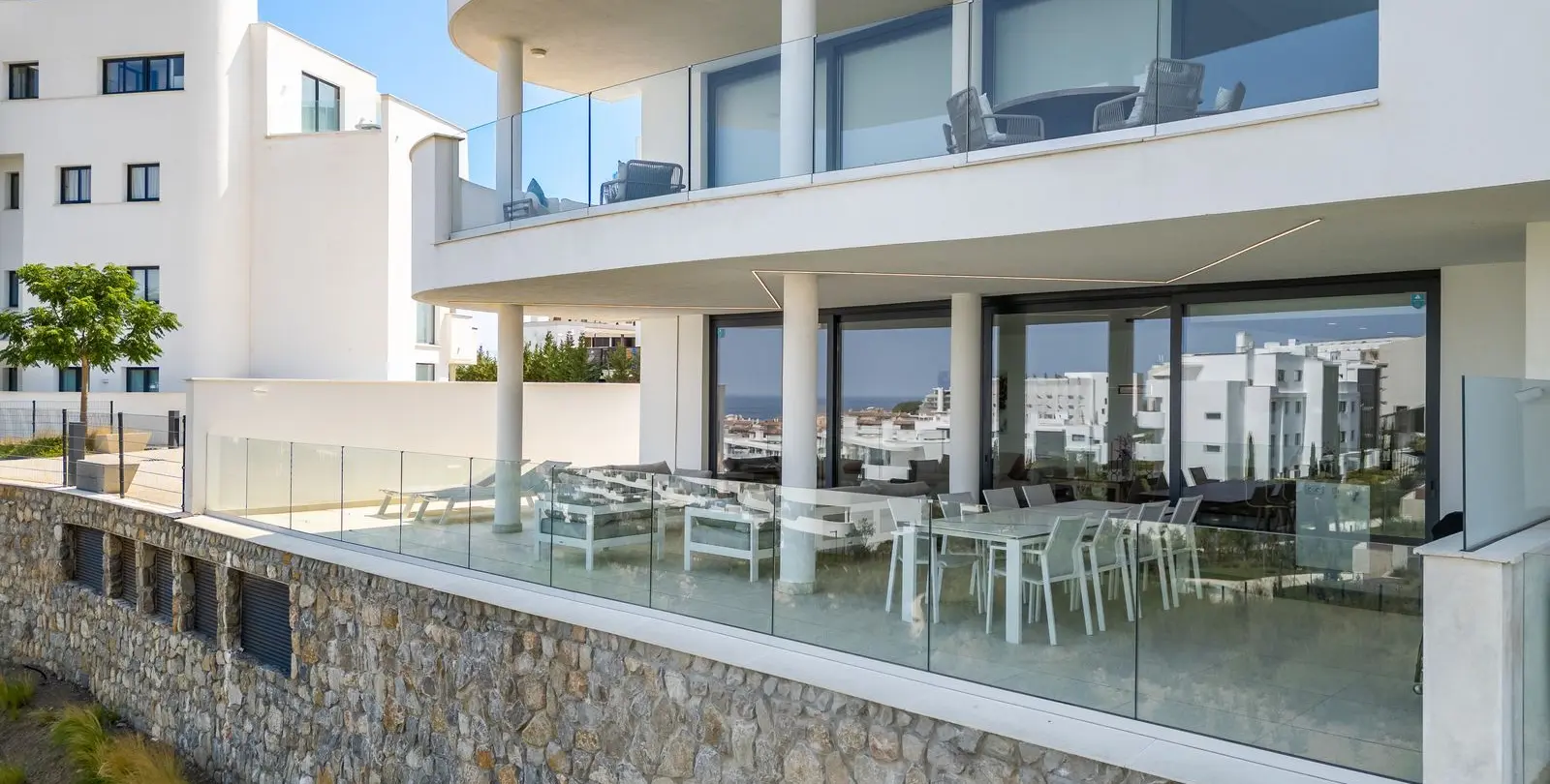 Sale of ground floor apartment in Higueron 17