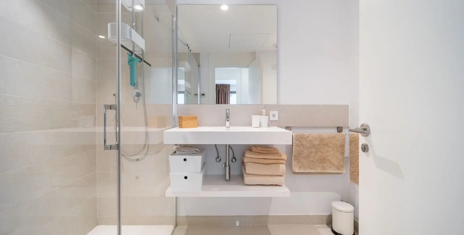 Sale of ground floor apartment in Higueron 25