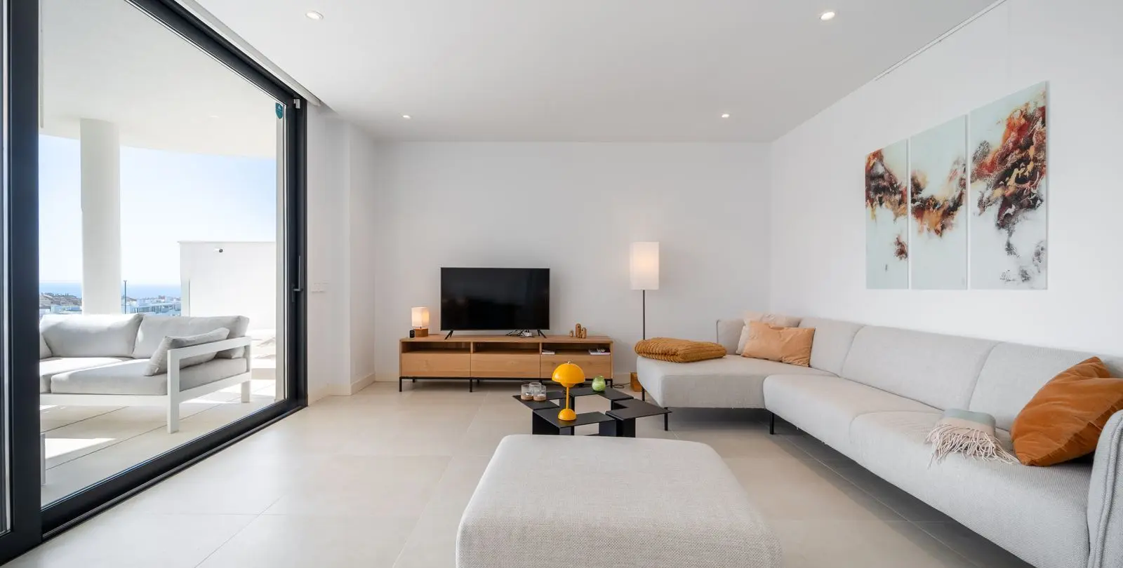 Sale of ground floor apartment in Higueron 18