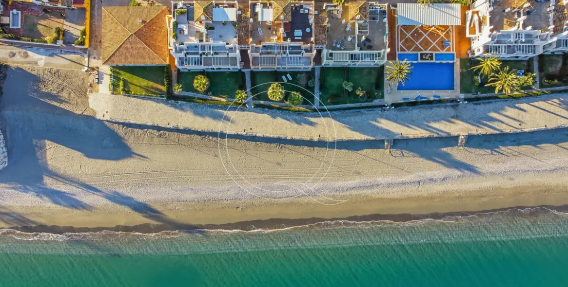 Venta de apartamento en planta baja en Estepona 1