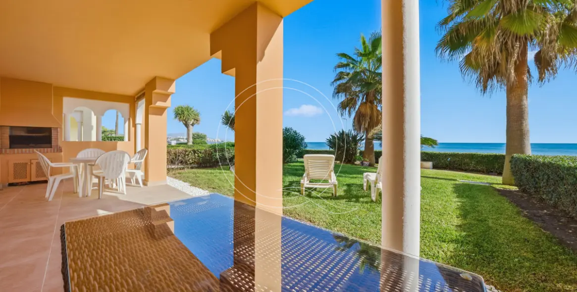 Venta de apartamento en planta baja en Estepona 3