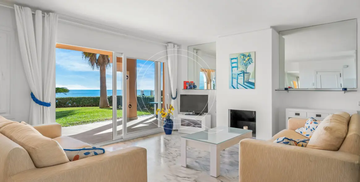 Venta de apartamento en planta baja en Estepona 5