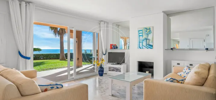 Продажа апартаментов на первом этаже в Estepona 4