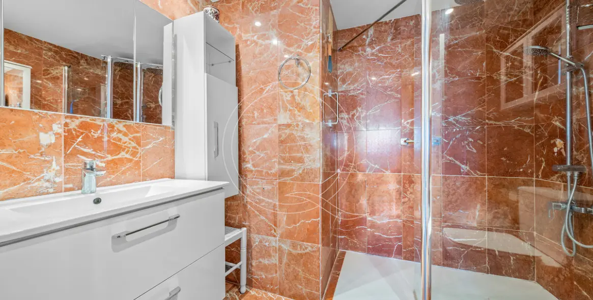 Venta de apartamento en planta baja en Estepona 17