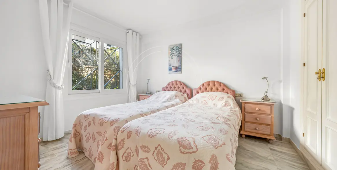 Venta de apartamento en planta baja en Estepona 18