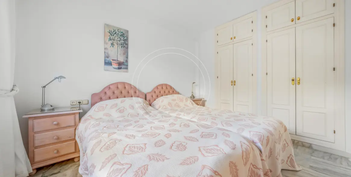 Venta de apartamento en planta baja en Estepona 19