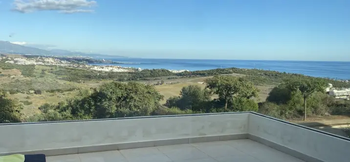Sale of townhouse in Casares Playa 1