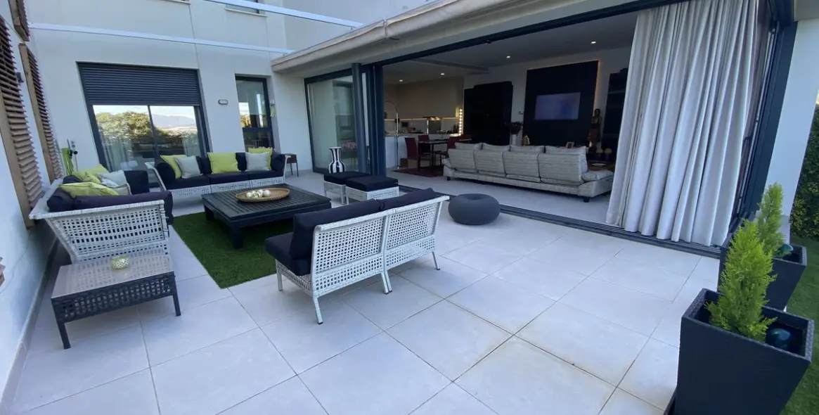 Sale of townhouse in Casares Playa 3