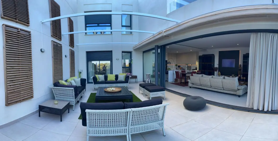 Sale of townhouse in Casares Playa 19