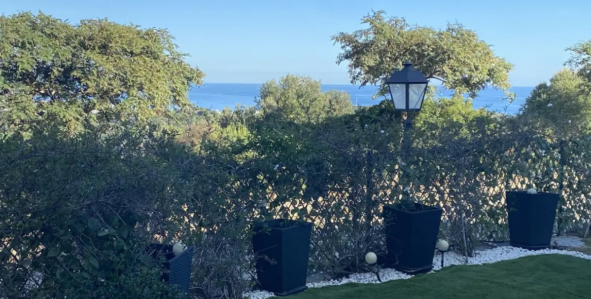 Sale of townhouse in Casares Playa 21