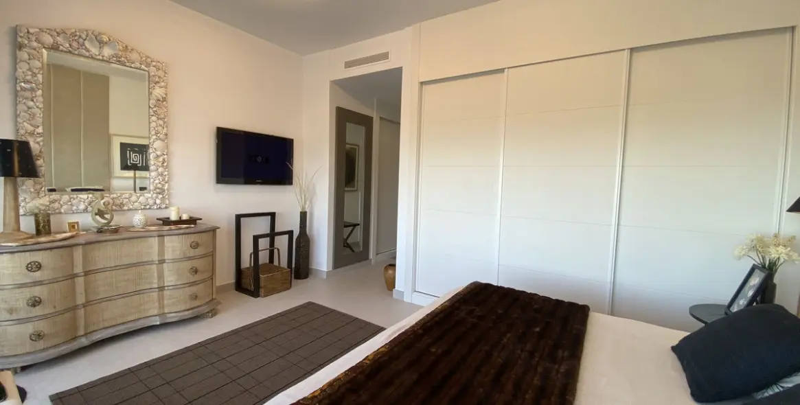 Sale of townhouse in Casares Playa 61