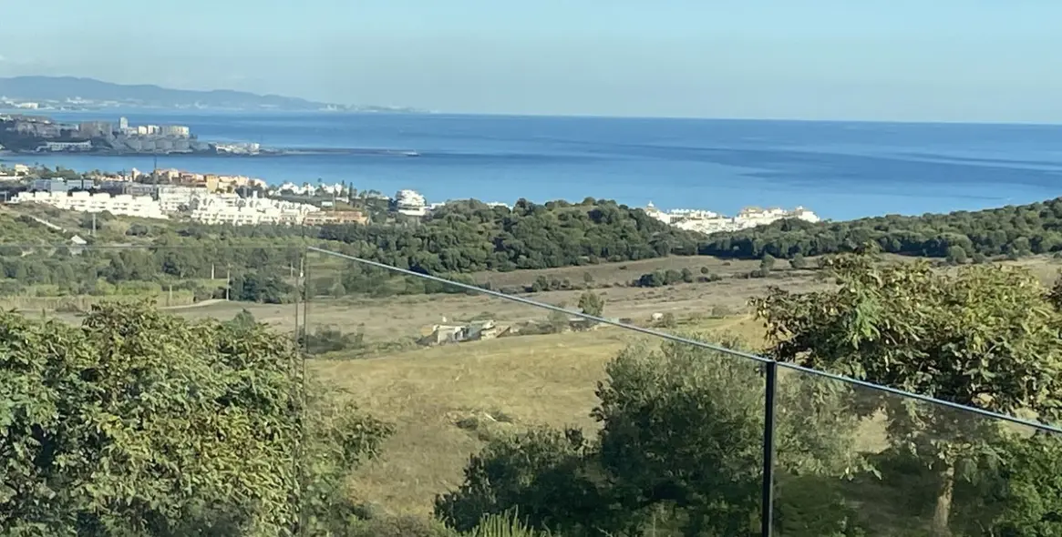 Sale of townhouse in Casares Playa 67