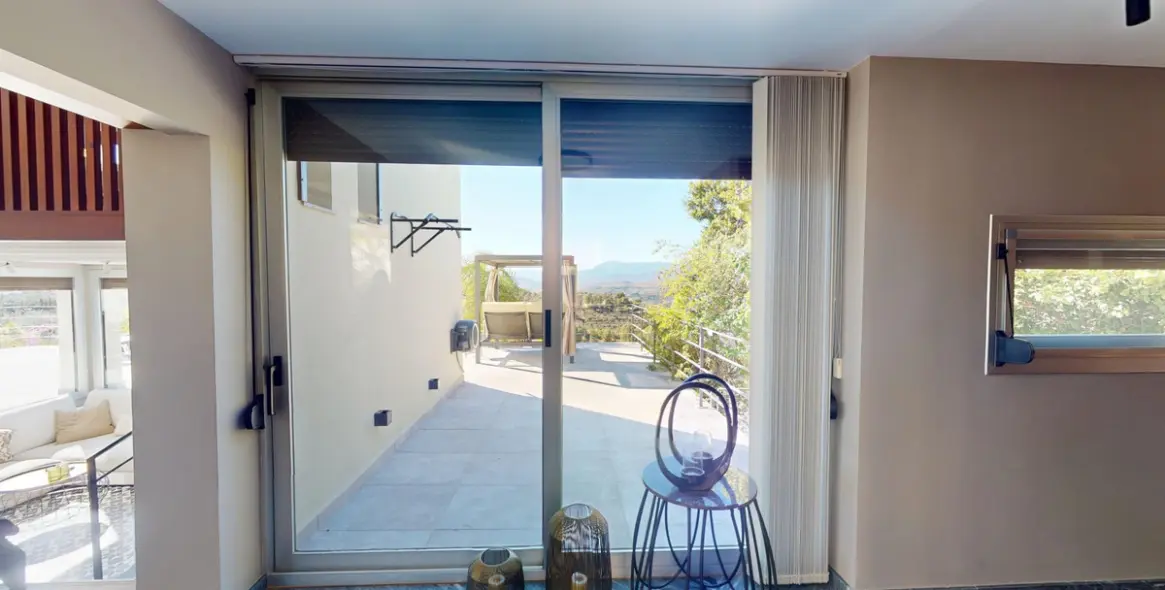 Продажа  отдельно стоящей виллы в Alora 6