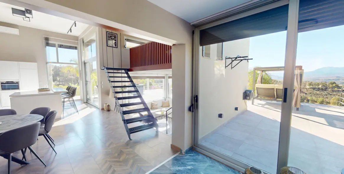 Продажа  отдельно стоящей виллы в Alora 7