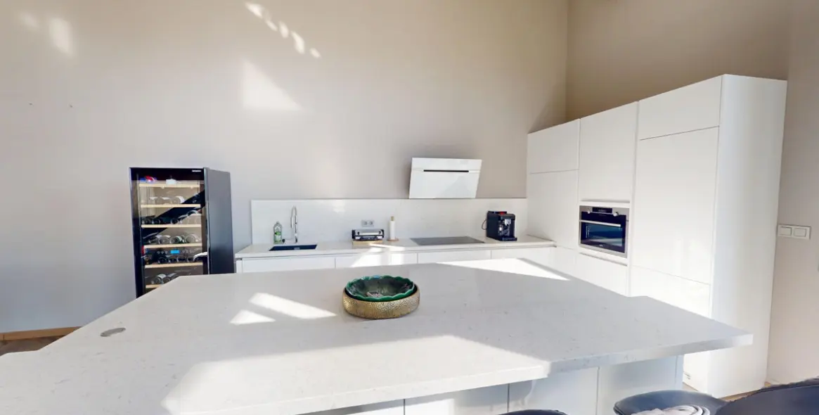 Продажа  отдельно стоящей виллы в Alora 12