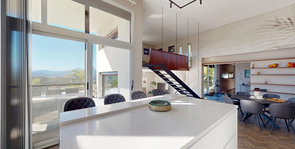 Продажа  отдельно стоящей виллы в Alora 14