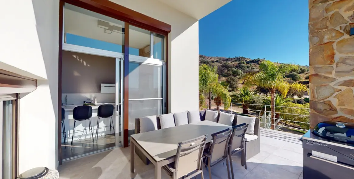 Продажа  отдельно стоящей виллы в Alora 18