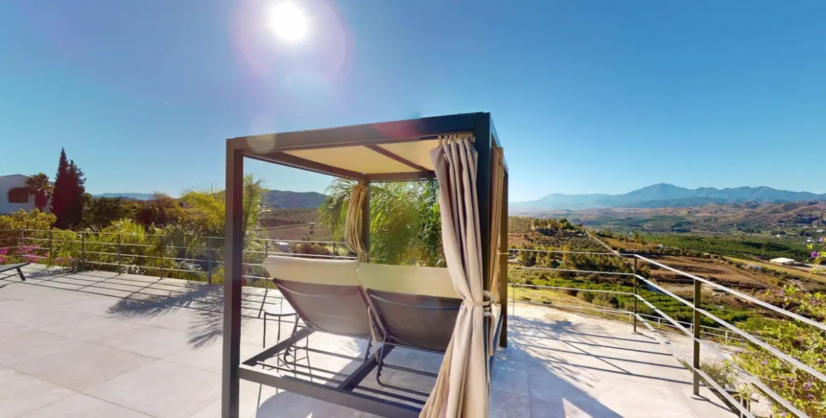 Sale of detached villa in Alora 22