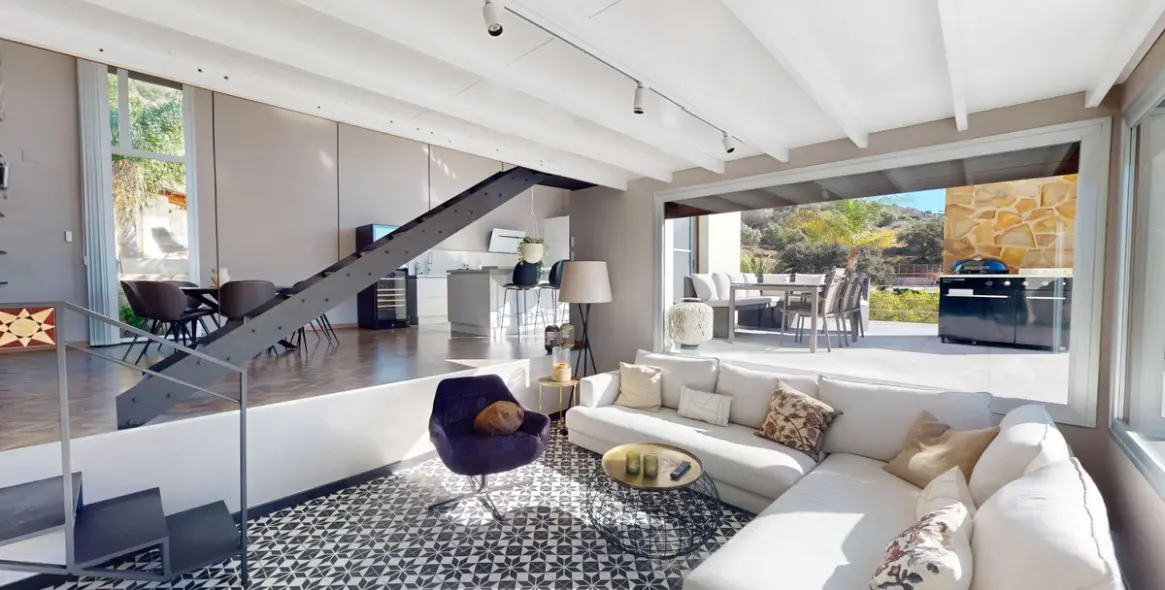 Sale of detached villa in Alora 28