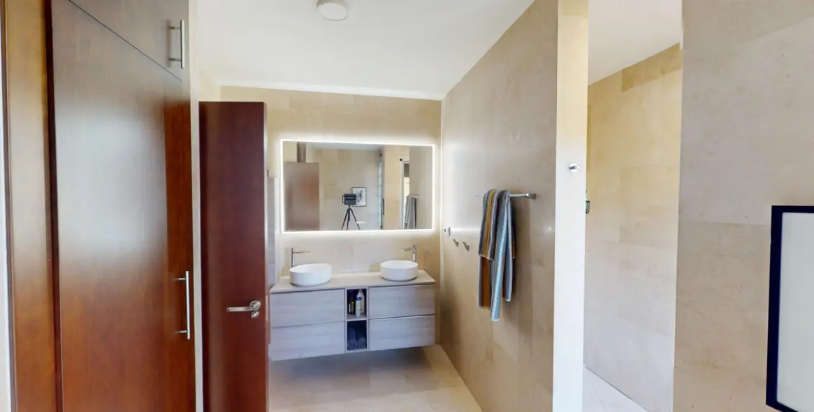 Sale of detached villa in Alora 48