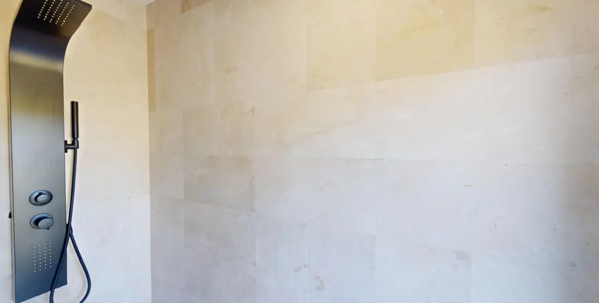 Sale of detached villa in Alora 49