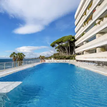 Sale of middle floor apartment in Marbella