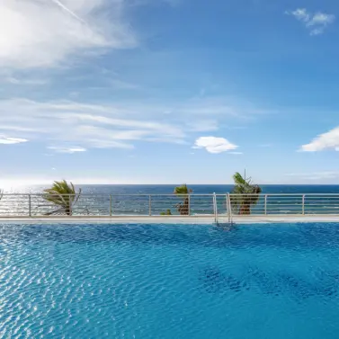 Sale of middle floor apartment in Marbella