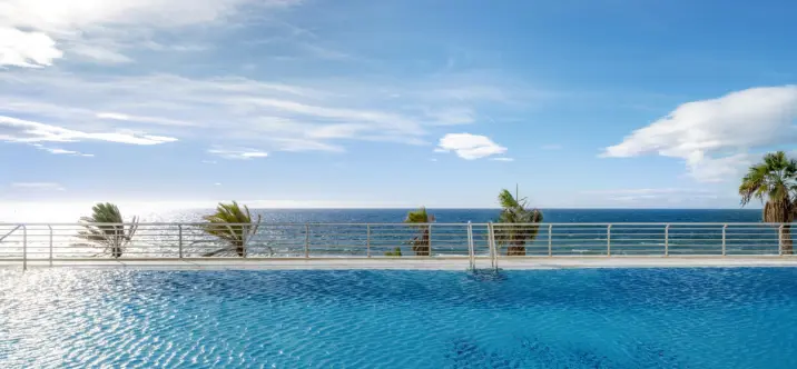 Sale of middle floor apartment in Marbella 1