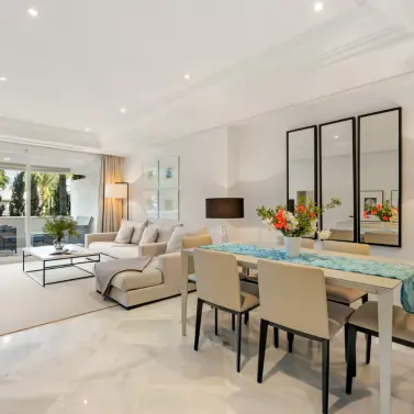 Sale of middle floor apartment in Marbella