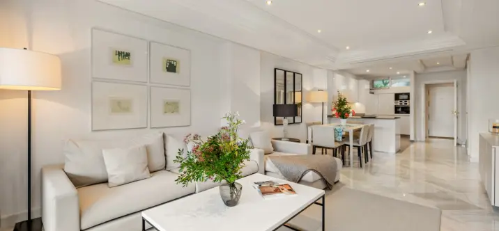 Sale of middle floor apartment in Marbella 3