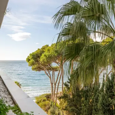 Sale of middle floor apartment in Marbella