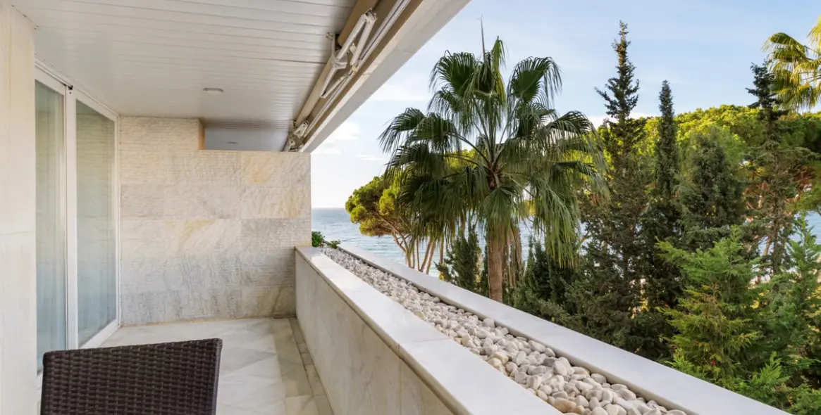 Продажа апартаментов на среднем этаже в Paseo Marítimo 14