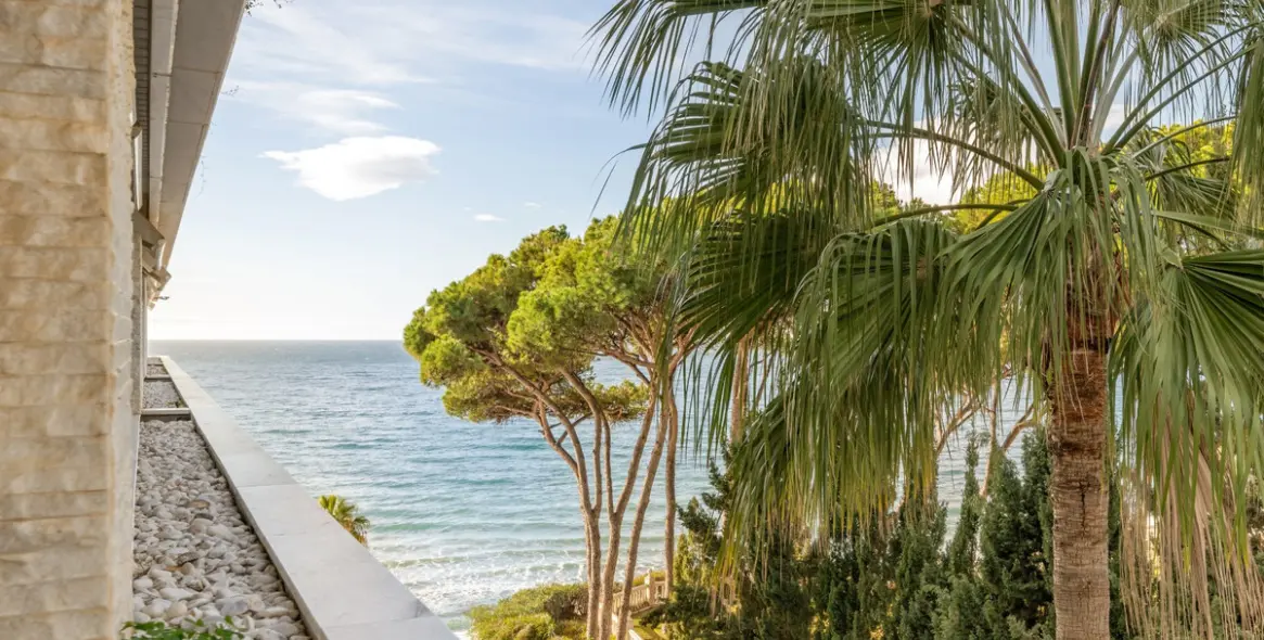 Продажа апартаментов на среднем этаже в Paseo Marítimo 16