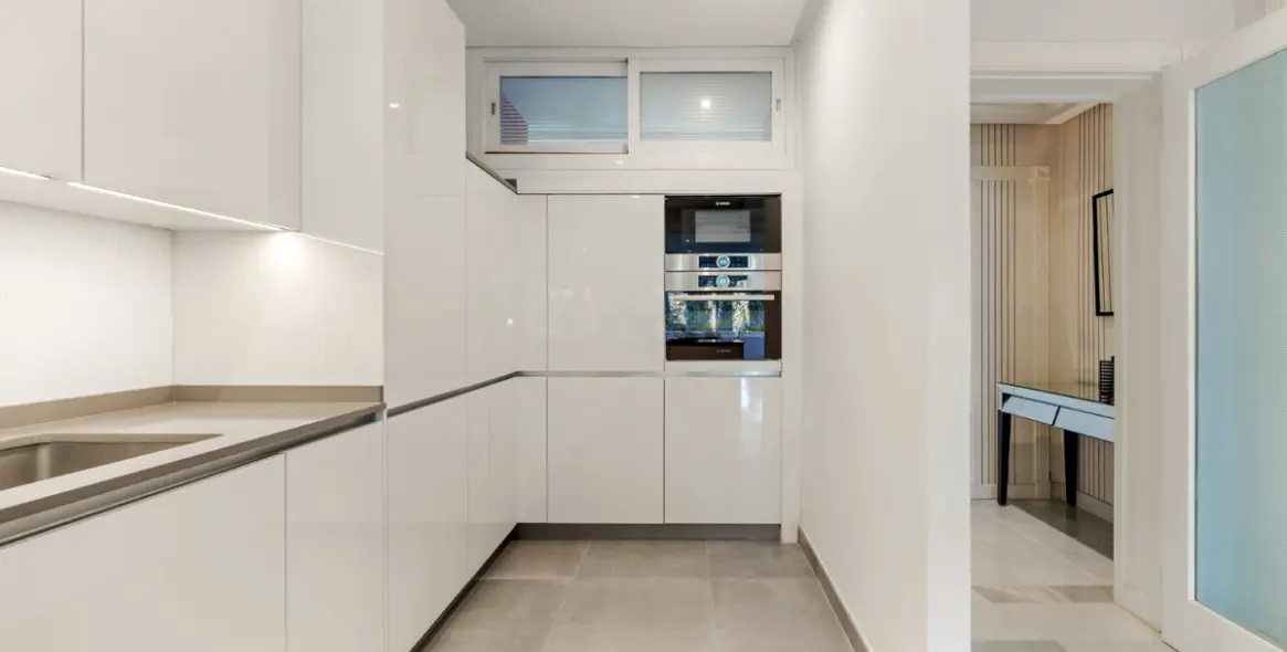 Продажа апартаментов на среднем этаже в Paseo Marítimo 19