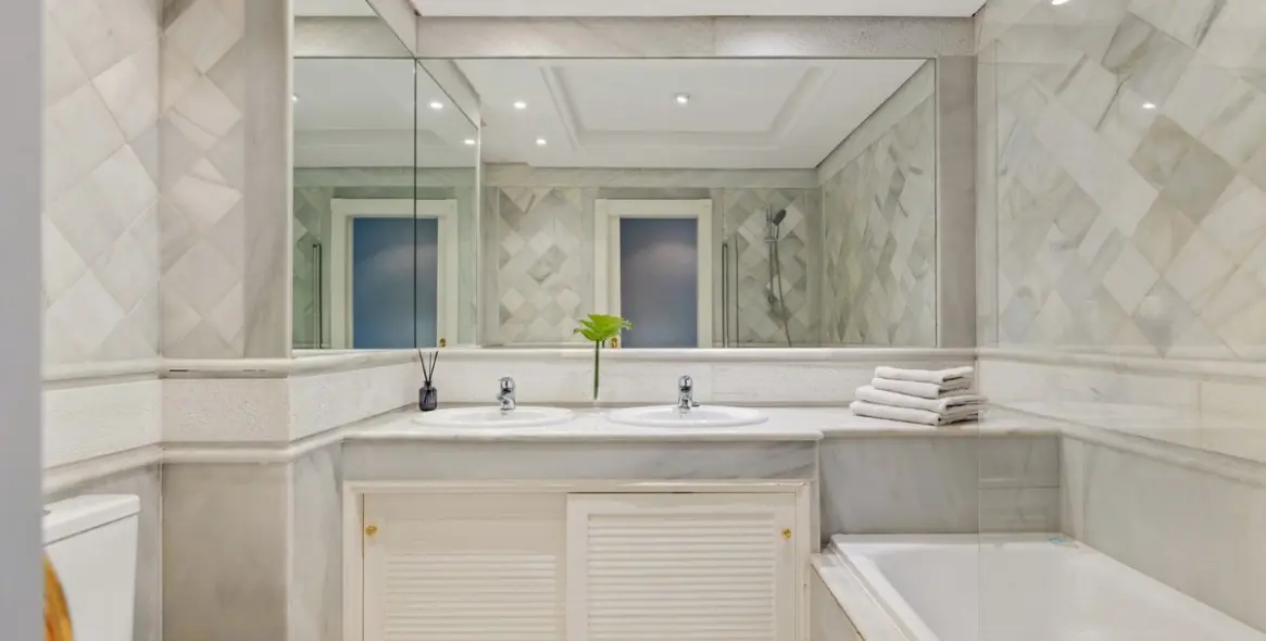 Продажа апартаментов на среднем этаже в Marbella 23